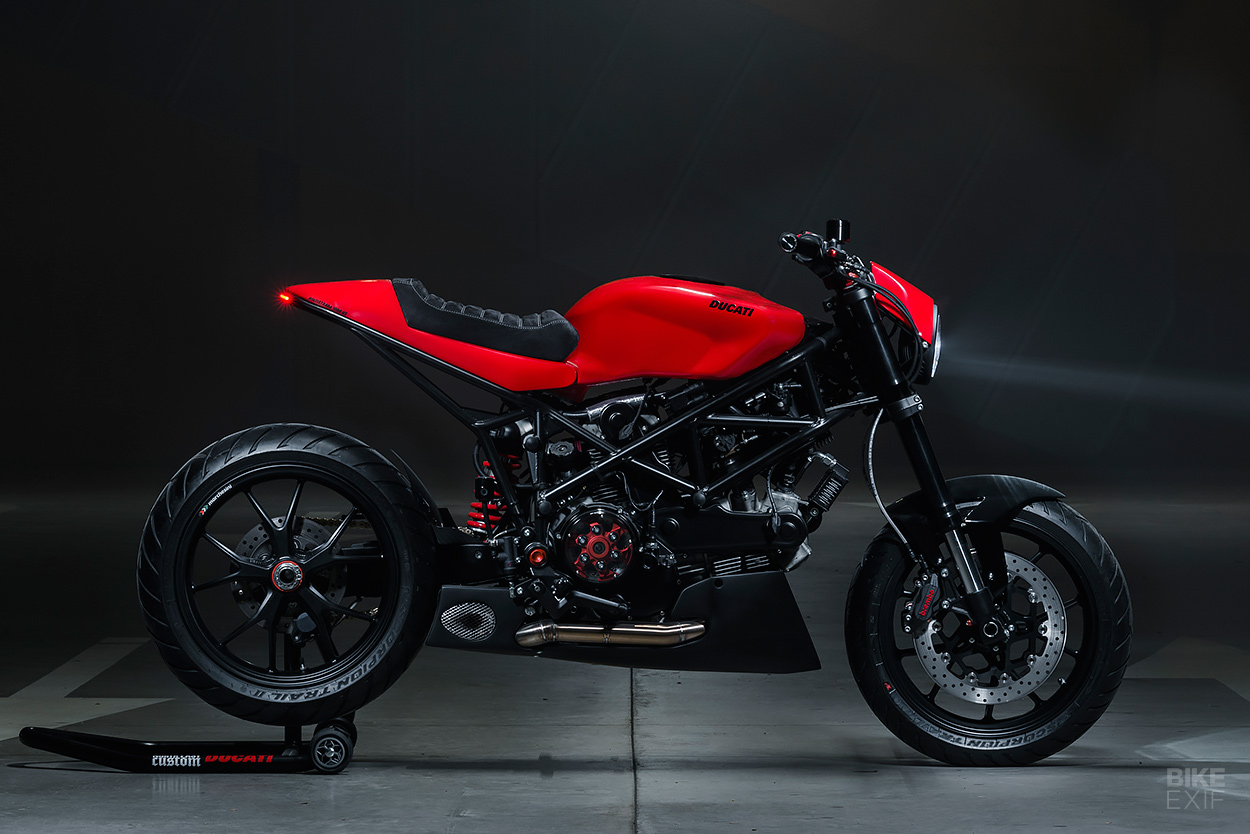 Transformasi Tourer Ducati Jadi Cafe Racer Minimalis